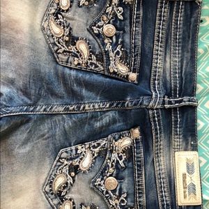 Size 28 Grace in LA Jeans